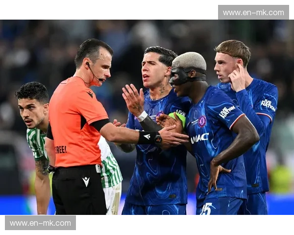 切尔西二月比赛后腰屏障失效问题深度复盘 新体系磨合遇阻